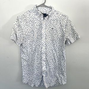 🐠 🐟 Vineyard Vines shirt sleeve button down shirt with fish motif